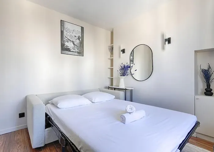 Daumesnil Nation Charming Lovely *